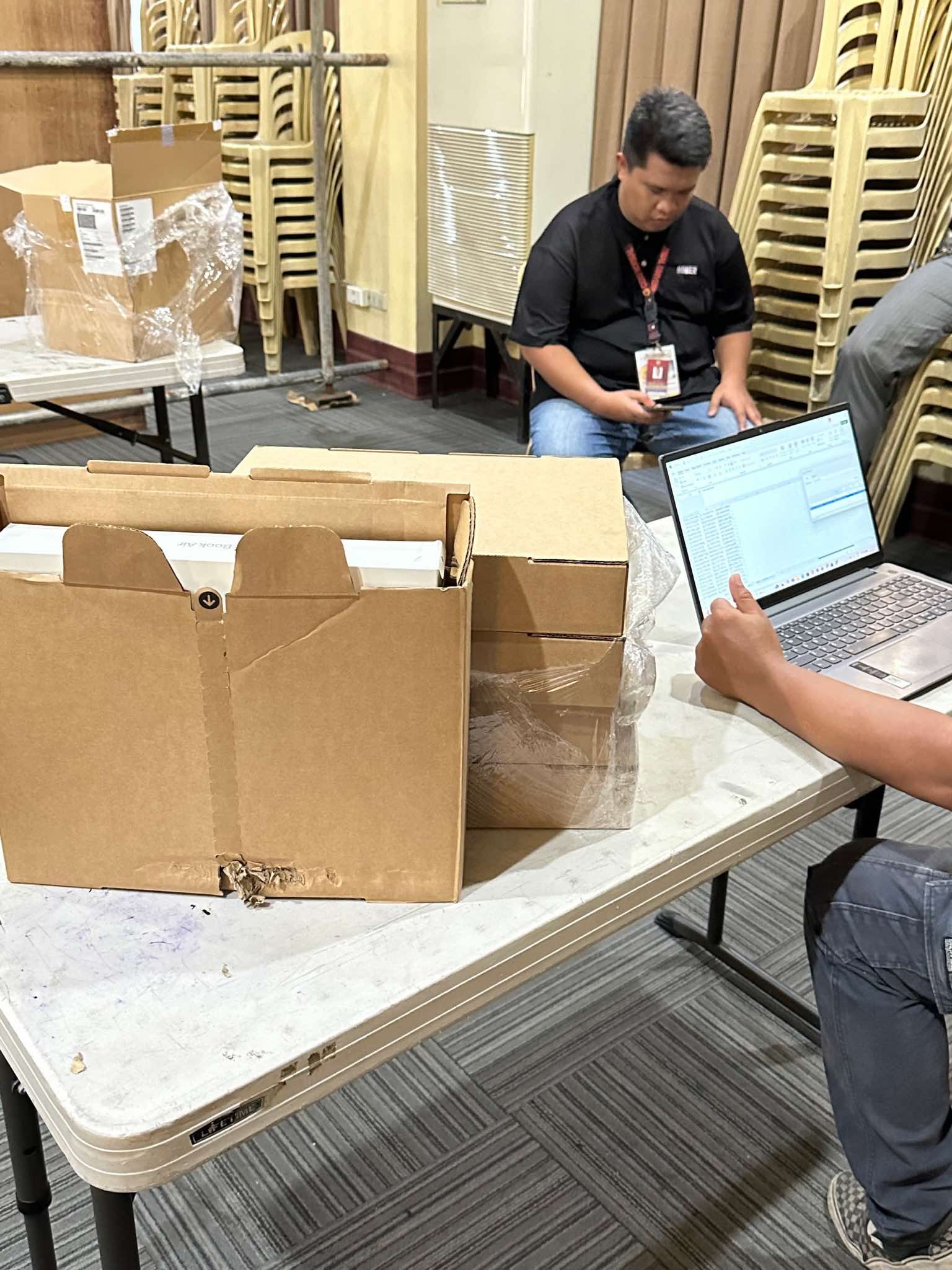 Shipping and Hauling Apple products to Cebu Normal University